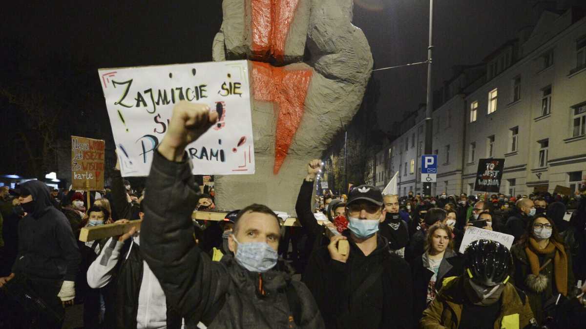 Immagine di La piazza segna un punto in Polonia