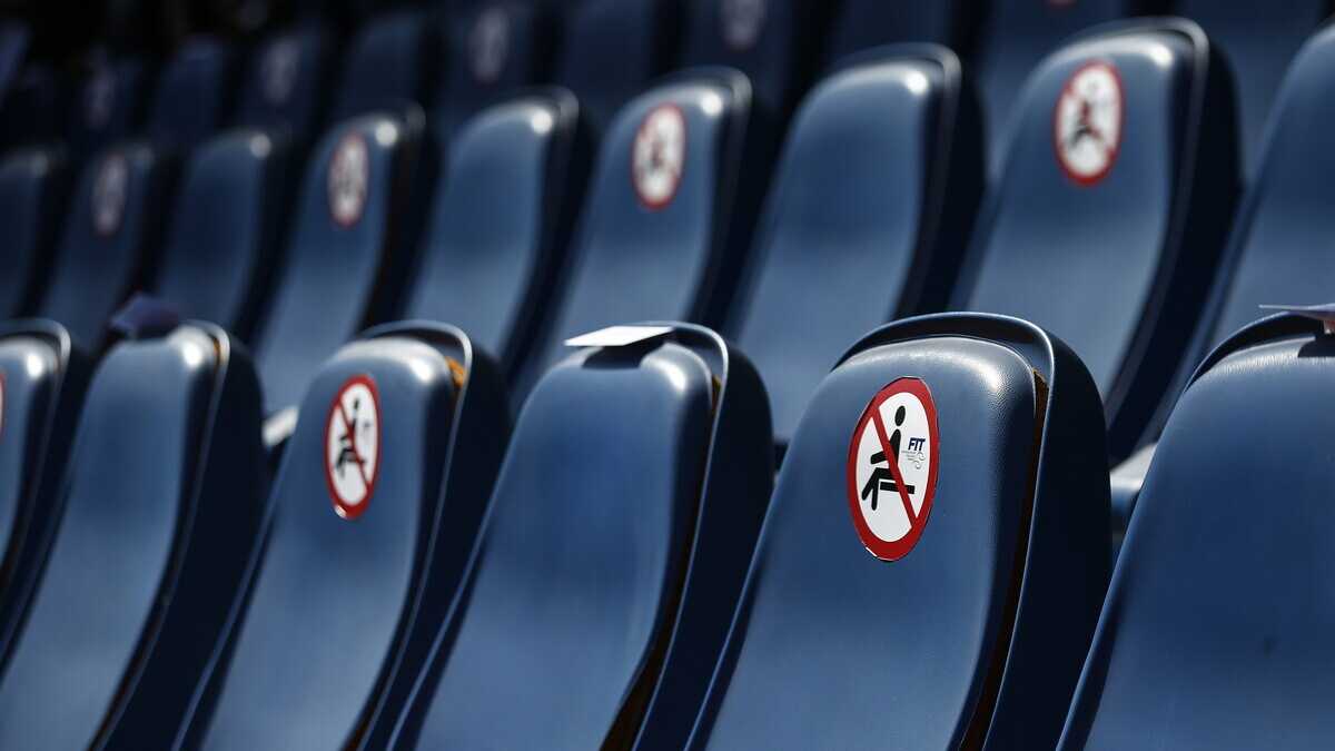 Immagine di E poi rimase solo il tifoso sul sofà