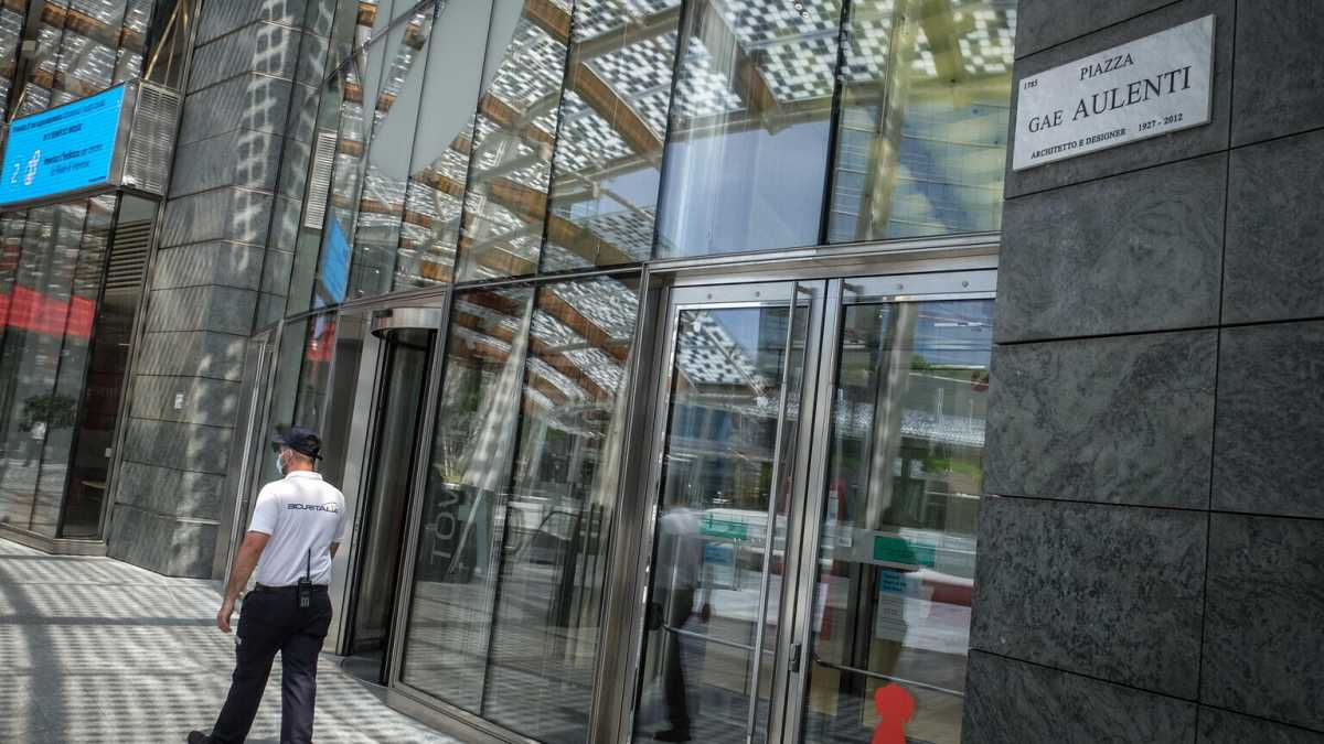 Immagine di Si scioglie il possibile polo bancario
