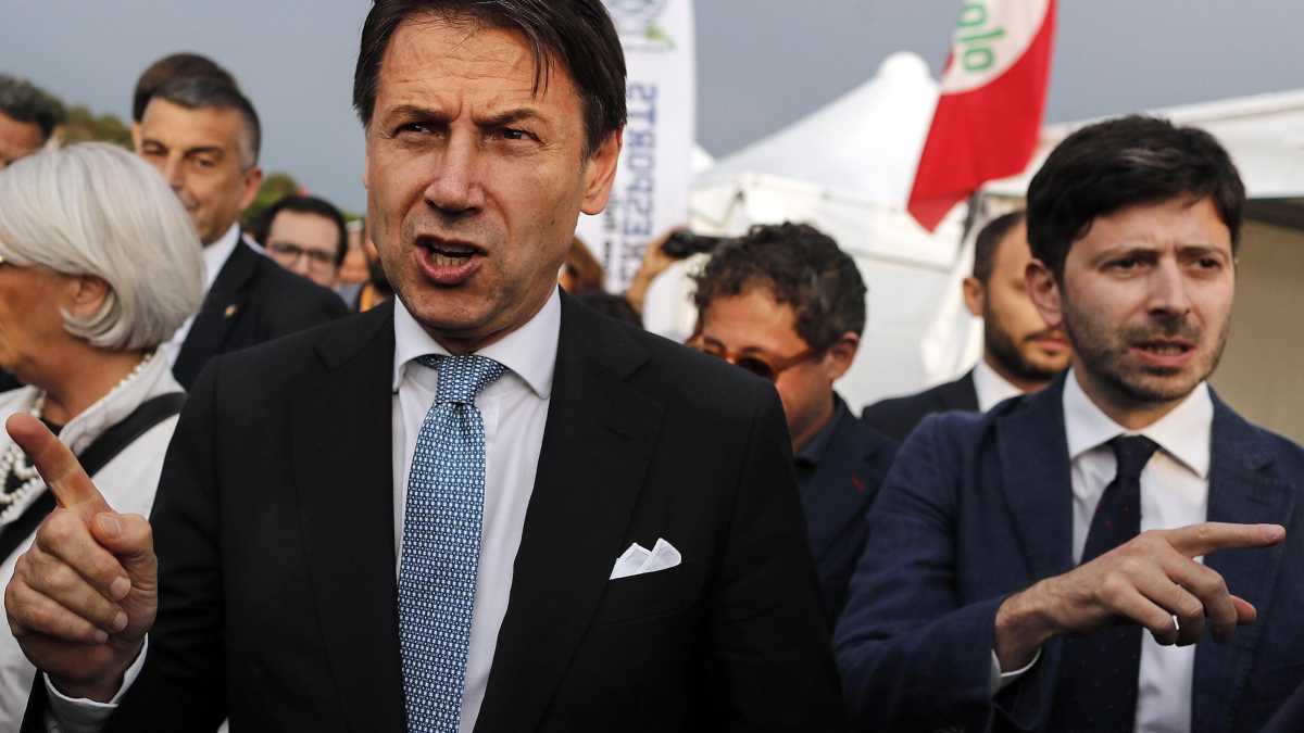 Immagine di Conte incontra i leader della maggioranza: "Ma non si parla di Mes né di rimpasto"