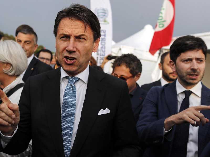 Conte incontra i leader della maggioranza: "Ma non si parla di Mes né di rimpasto"