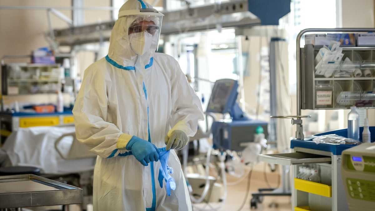 Immagine di "Per affrontare il Covid bisogna rimettere in prospettiva la pandemia". Parla il prof. Maira