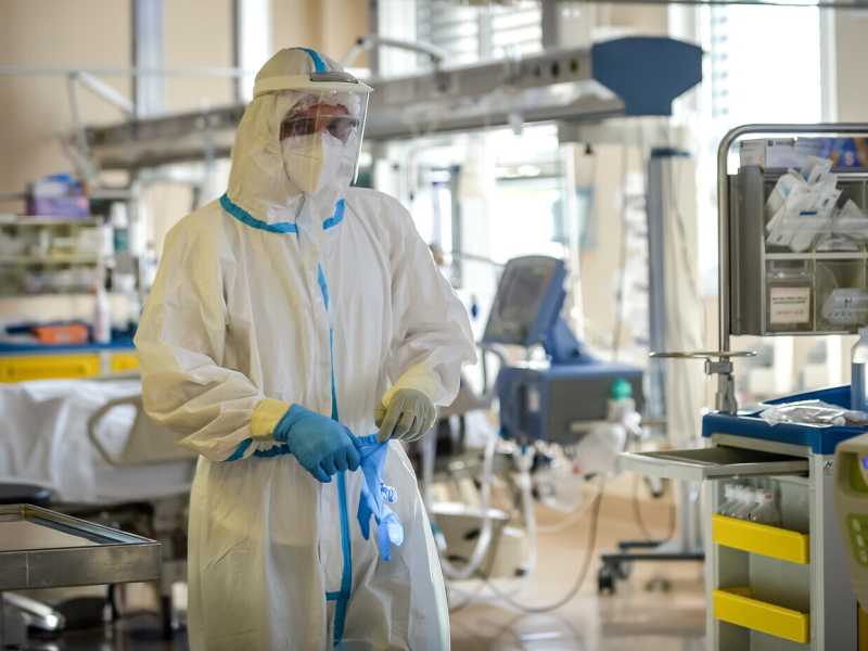 "Per affrontare il Covid bisogna rimettere in prospettiva la pandemia". Parla il prof. Maira