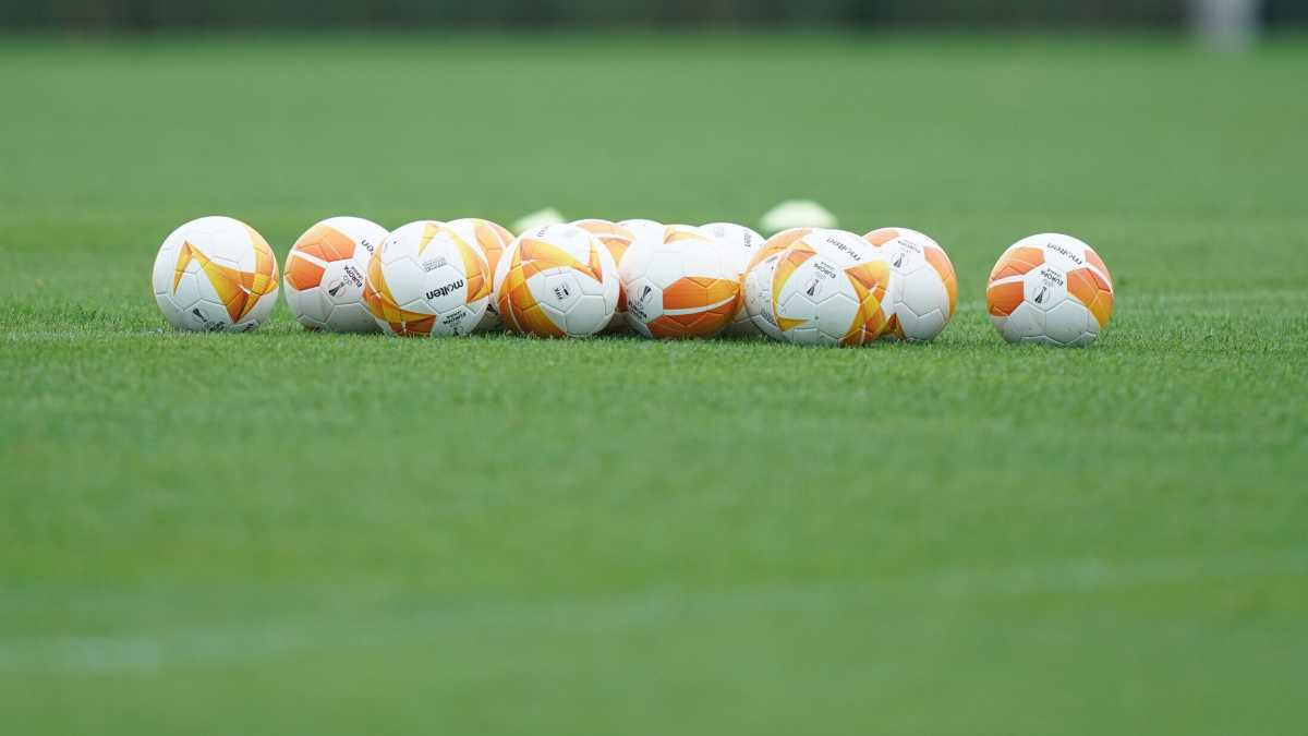 Immagine di Meglio meno. Diminuire le squadre nei principali campionati per salvare il calcio