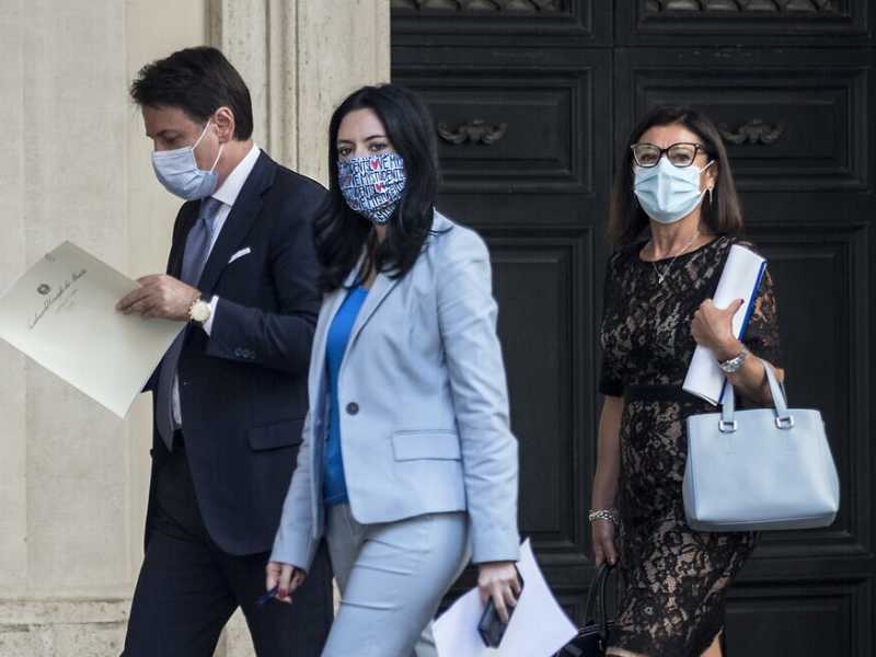 Trasporti, capienza al 50 per cento. Il trucco di Conte (e del Mit)