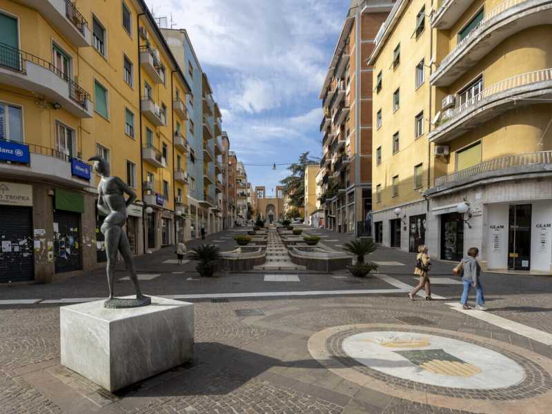 Perché dieci anni di commissariamento non salvano la Calabria