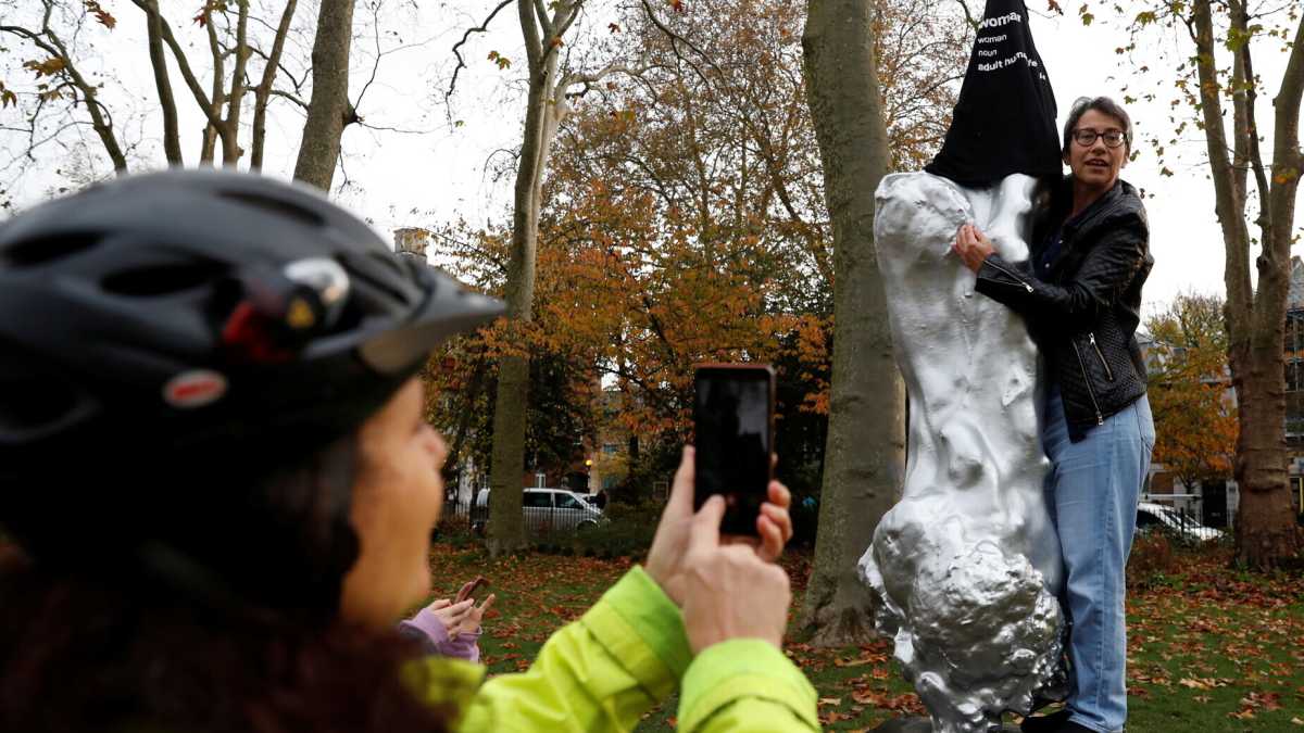 Immagine di Femminista da rivestire