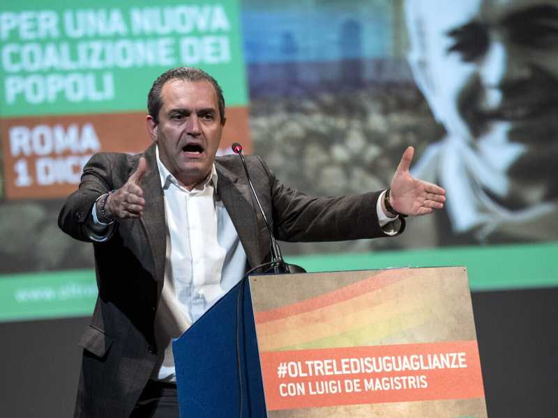 De Magistris: "La Campania è oltre la zona rossa. Prima si chiude meglio è"
