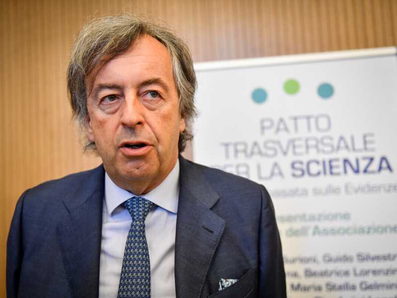 Il San Raffaele può dissociarsi da Burioni, ma non dalla realtà
