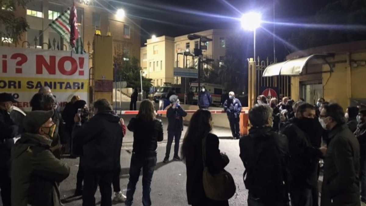 Immagine di "Il Pronto soccorso sta esplodendo". L'emergenza Covid arriva in Calabria