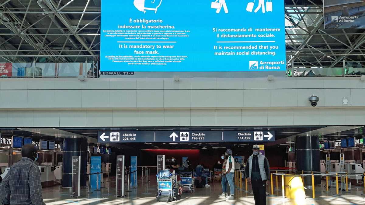 Immagine di Aeroporti deserti. La sfida dei voli Covid free