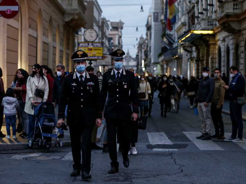 Il primo vaccino è un sistema di regole e valori condivisi