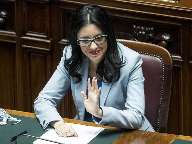 Scuole aperte whatever it takes. E brava Azzolina, chi l’avrebbe mai detto?