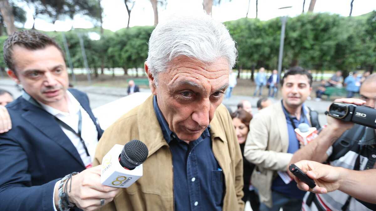 Immagine di Fu supplenza politica. Il caso Bassolino e le incredibili frasi dell’ex pm