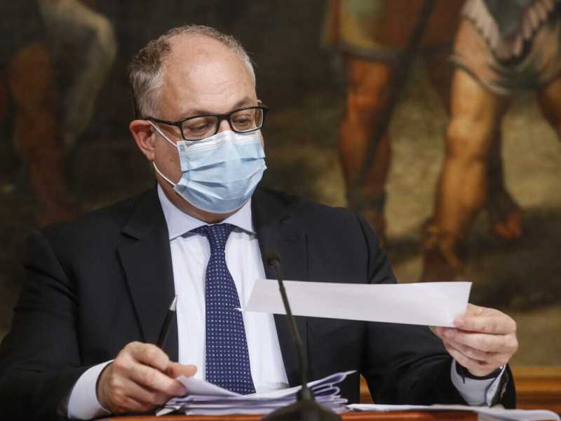 Il braccio destro di Gualtieri invita il Cav.: "Lavoriamo sulla manovra"