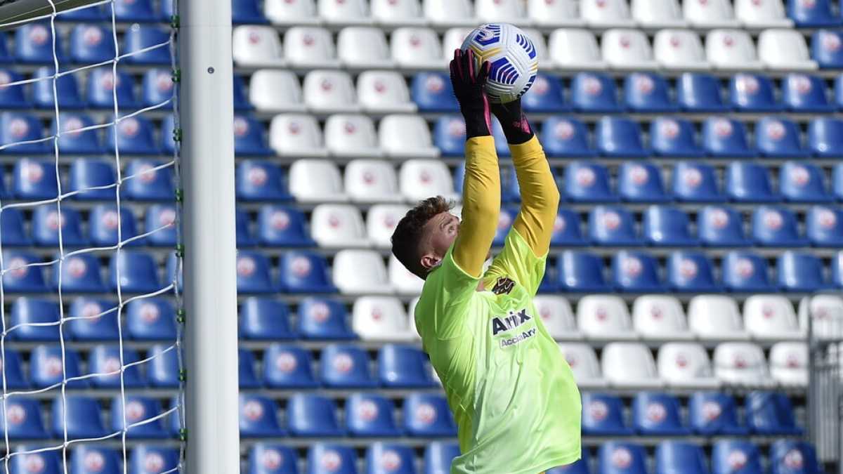 Immagine di Oltre a chiedere soldi, cosa fa il calcio per salvarsi?