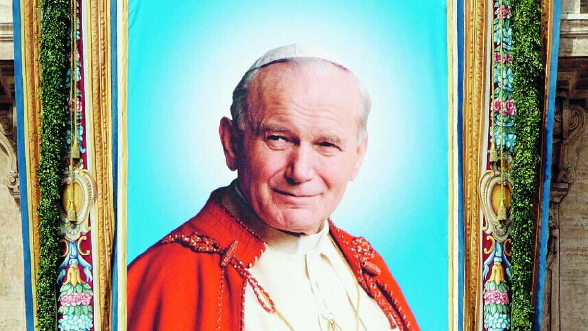 Immagine di La canonizzazione di Wojtyla. Primo passo: il Papa beato