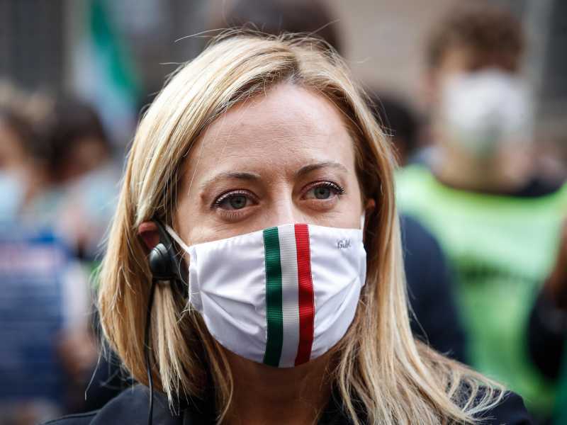 A Roma Casapound vuole candidarsi con Meloni, ma lei dice di no. Volendo c'è Salvini