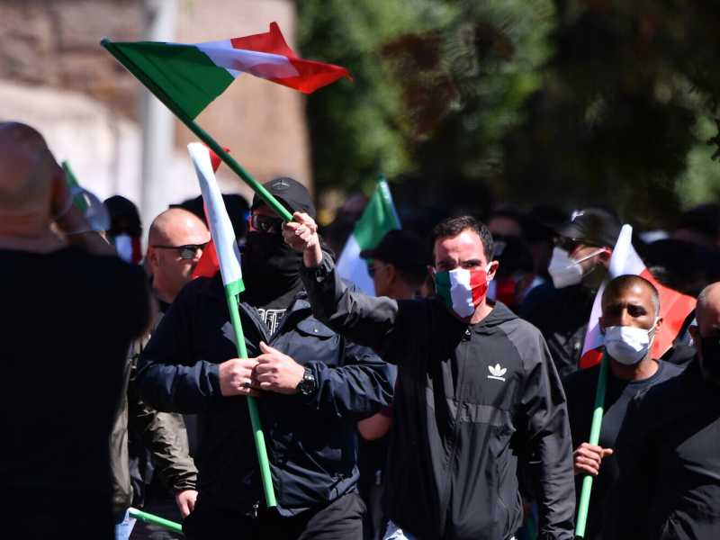 Antifascismo e pasti caldi. Una favoletta morale