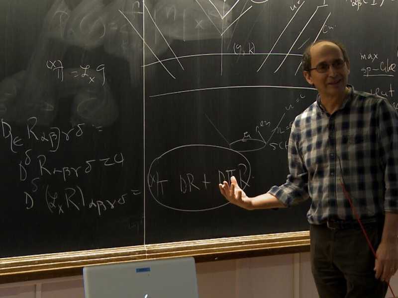Sergiu Klainerman, settant&rsquo;anni, &egrave; attualmente docente di Matematica alla Princeton University, dove insegna dal 1987 (YouTube)