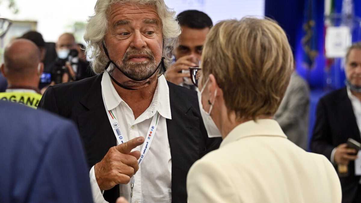 Immagine di Grillo lavora al gran ritorno in tv nel 2021: "Contatti già avviati per un programma"