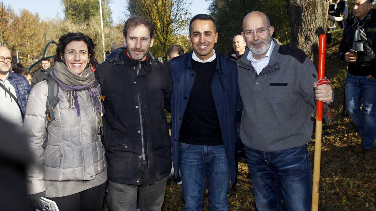 Immagine di Il vaffa di Crimi a Casaleggio: "Così trasforma il M5s in un social network"