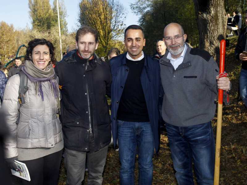 Il vaffa di Crimi a Casaleggio: "Così trasforma il M5s in un social network"