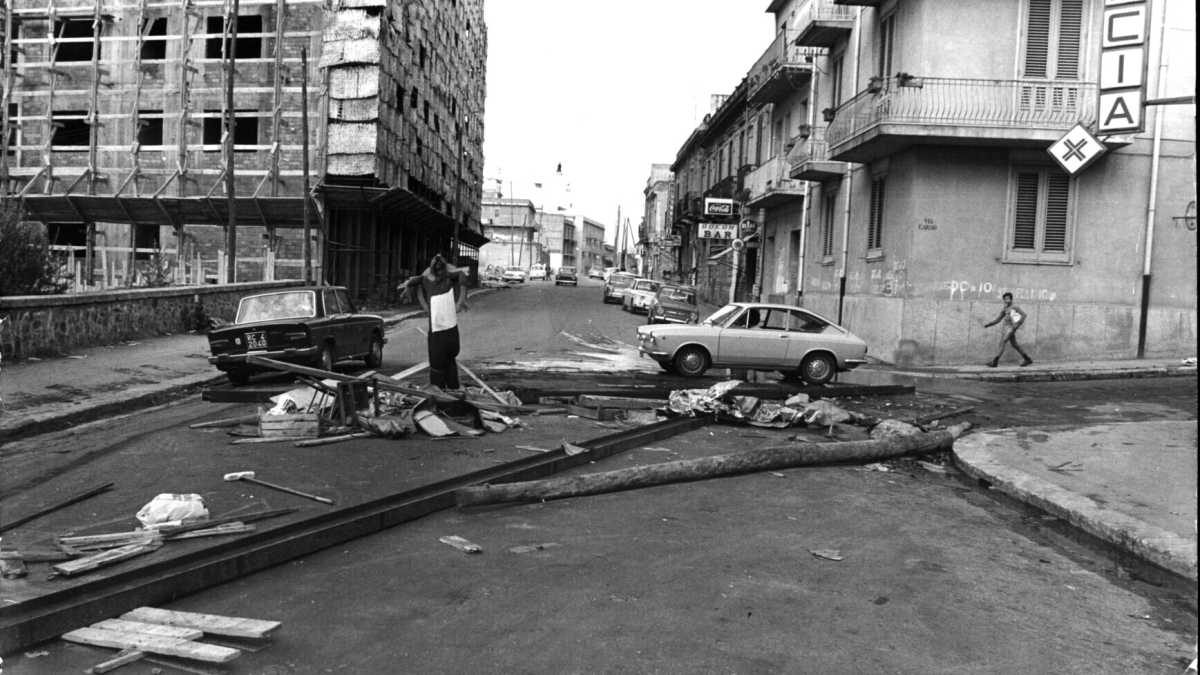 Immagine di Quel derby a Firenze tra Reggina e Catanzaro mentre a Reggio Calabria "giocava" la guerra civile