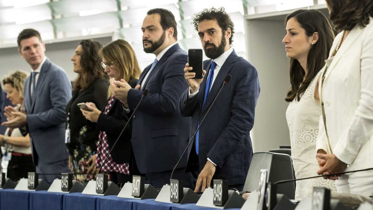 Immagine di Il paradigma Giarrusso: come danneggiare finanziatori (Irbm) e cittadini sul vaccino