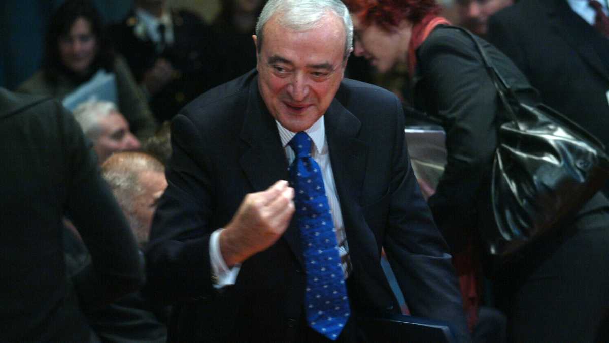 Immagine di Antonio Martino: "La collaborazione di governo è come limonare"