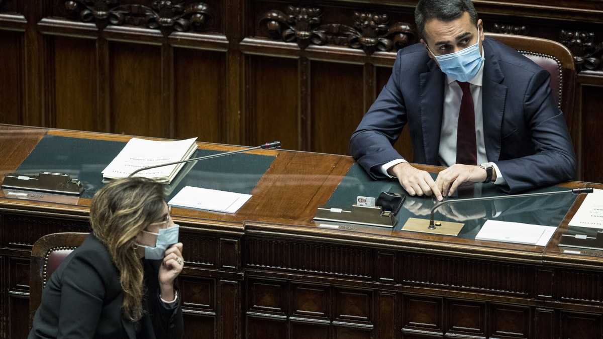 Immagine di Ecco perché il M5s deve scegliere se riabilitare il Cav. o ingoiare il Mes