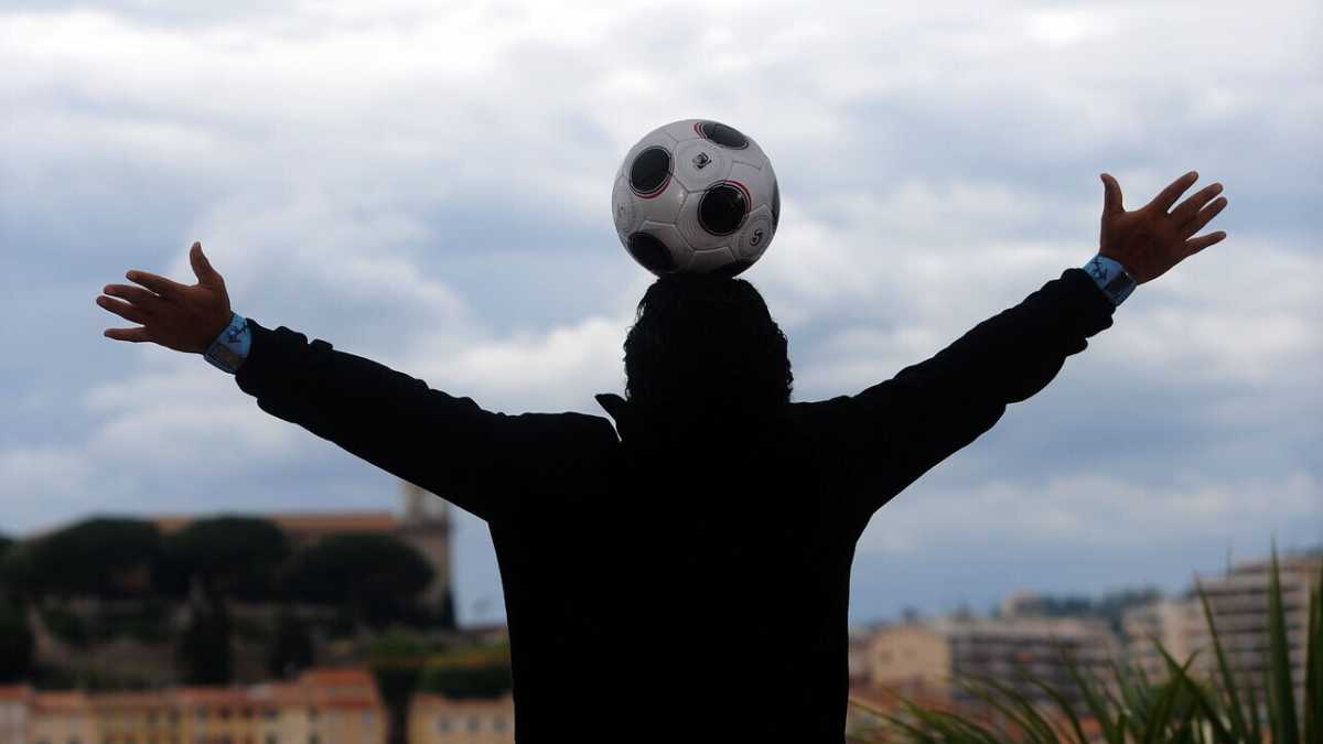 Immagine di Che vuol dire essere l’unico calciatore al mondo a saper vincere da solo, come Maradona