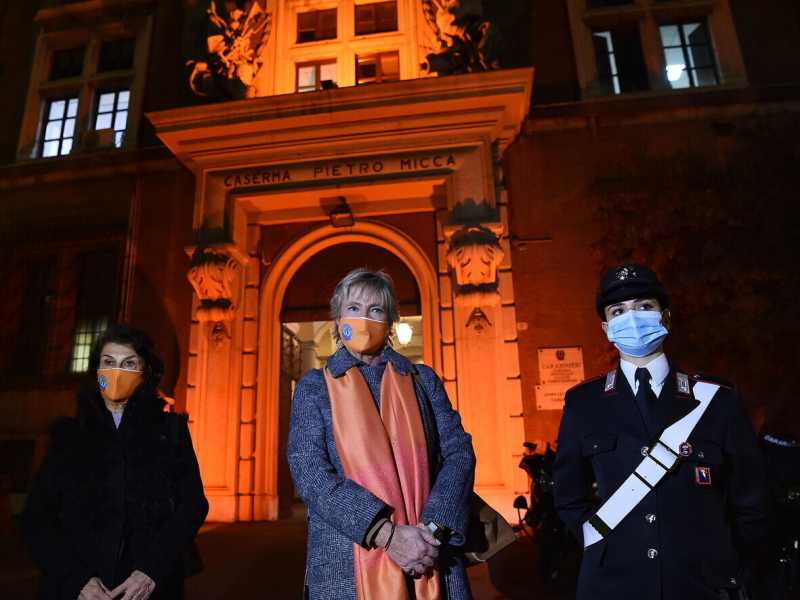 Non si difendono i diritti delle donne senza difendere le donne abusate in nome del fanatismo islamista