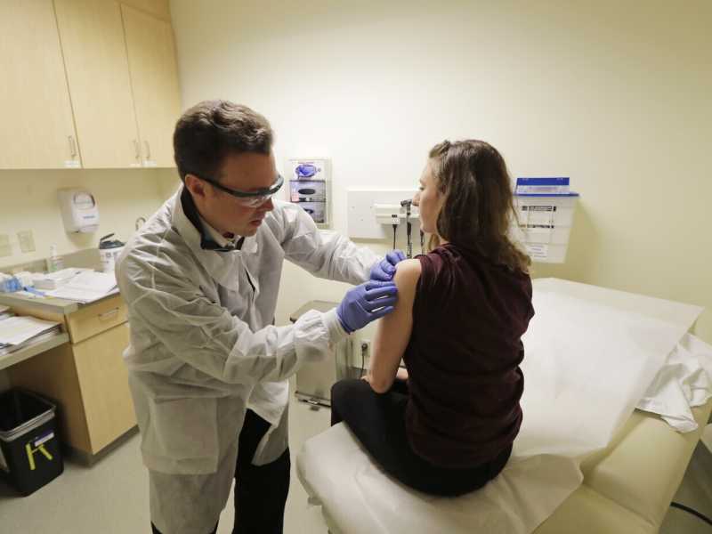 Quando si dovrà scegliere tra normalità e vaccino i No vax forse si ricrederanno