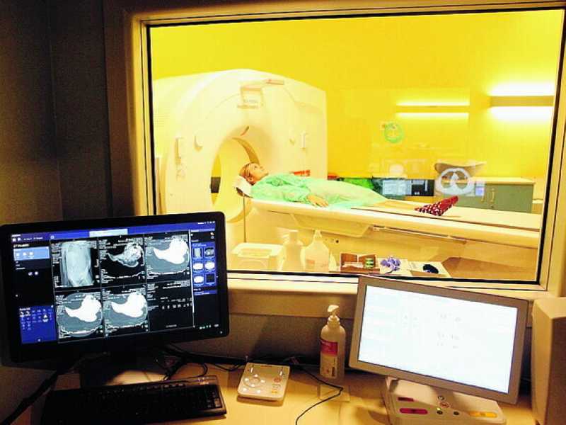 Il consumismo dei tamponi mina la sanità pubblica