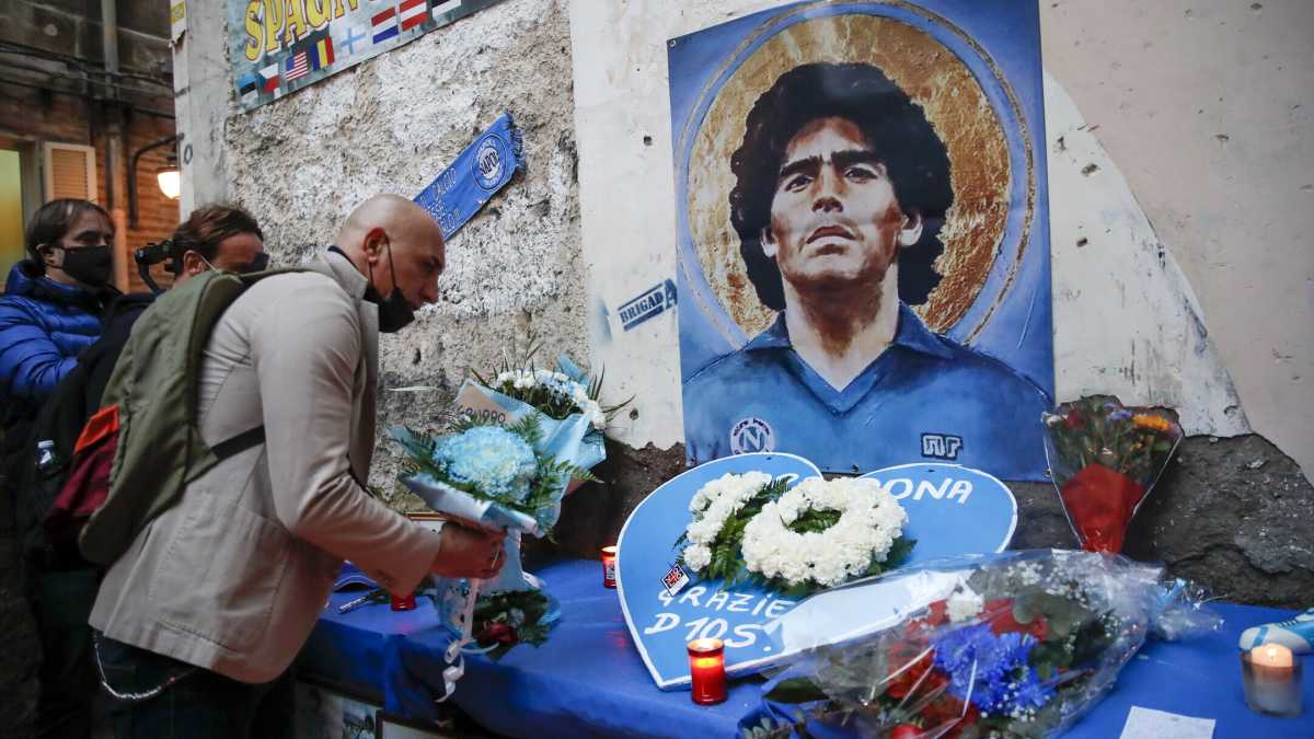 Immagine di Maradona e gli altri. Quando il divino si fa sport