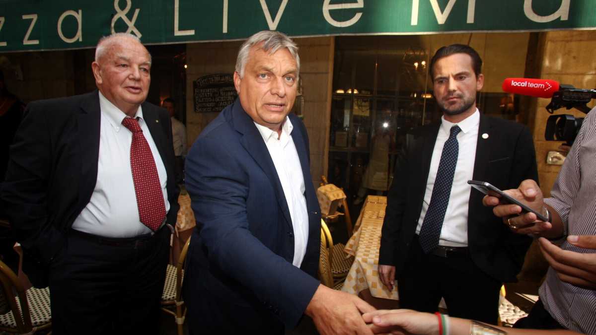 Immagine di Orbán fa il gangster con l’Italia
