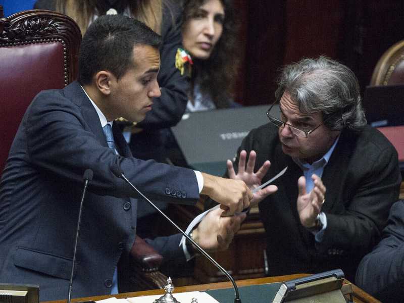 Brunetta in love: "Di Maio sei intelligente. La tua lettera sembra scritta da me"