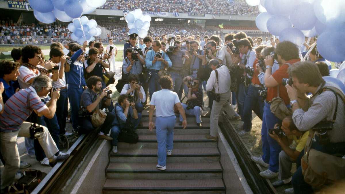 Immagine di Maradona nell'anima profonda di Napoli. Parla Corrado Ferlaino