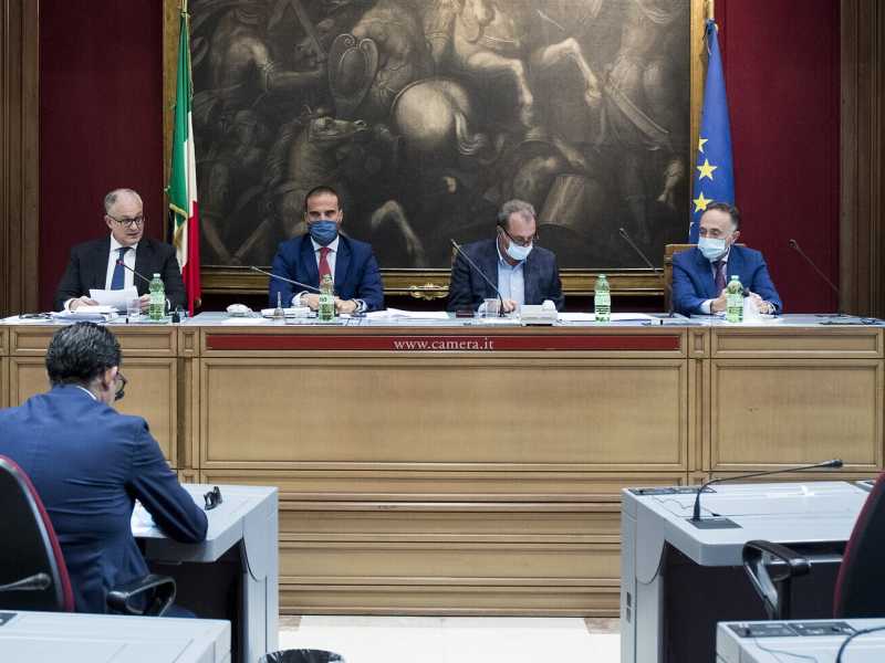 Il M5s minaccia Gualtieri sul Mes. E Salvini spera nella rivolta grillina