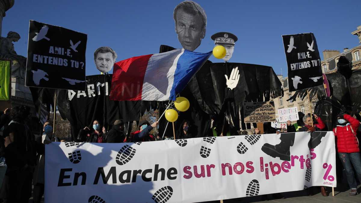 Immagine di La piazza e Macron