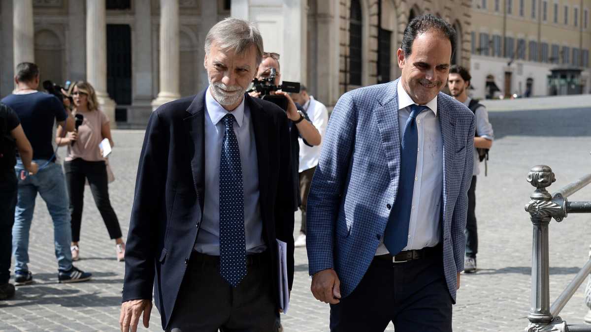 Immagine di La mezza sommossa dei parlamentari del Pd s'abbatte sul Natale