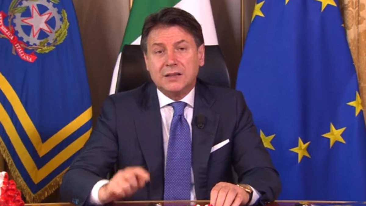 Immagine di Conte: "Sarà un Natale diverso. Dobbiamo scongiurare il rischio di una terza ondata"