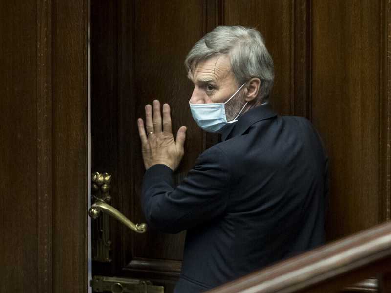 Coronavirus, anche i deputati del Pd chiedono la revisione della stretta natalizia