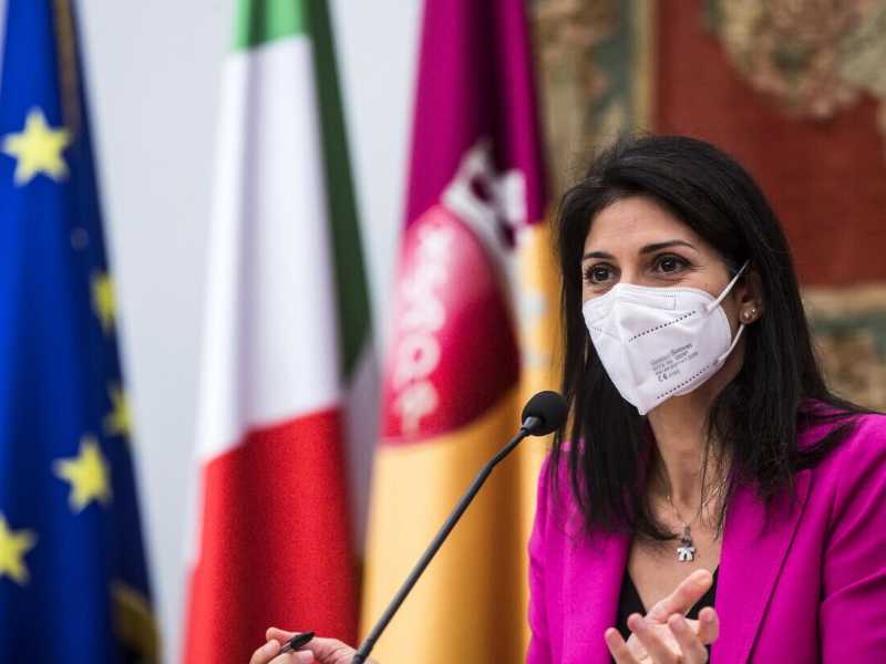 Riparte la guerra su Roma Raggi-Salvini