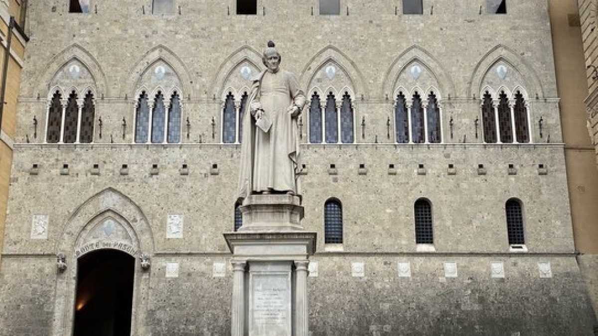 Immagine di Mercati nel panico per Siena