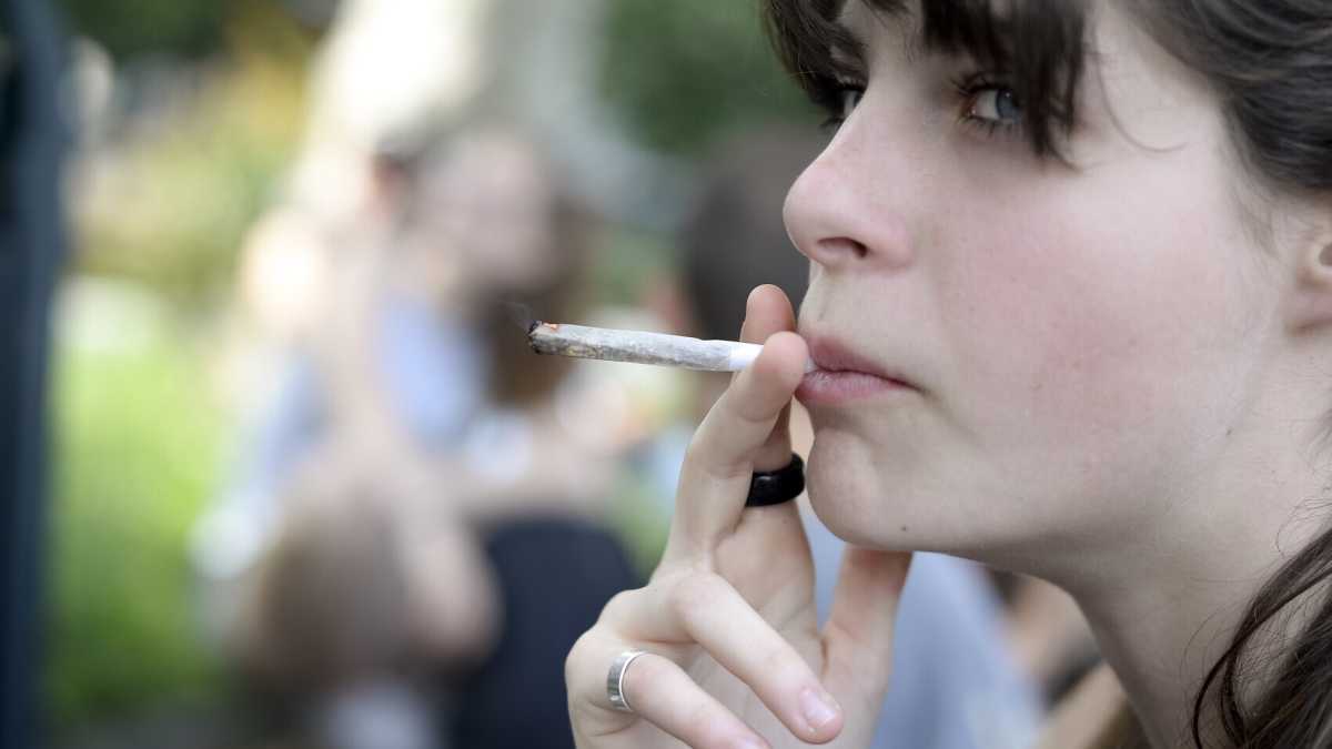 Immagine di Tabacco no ma cannabis sì. Wow!