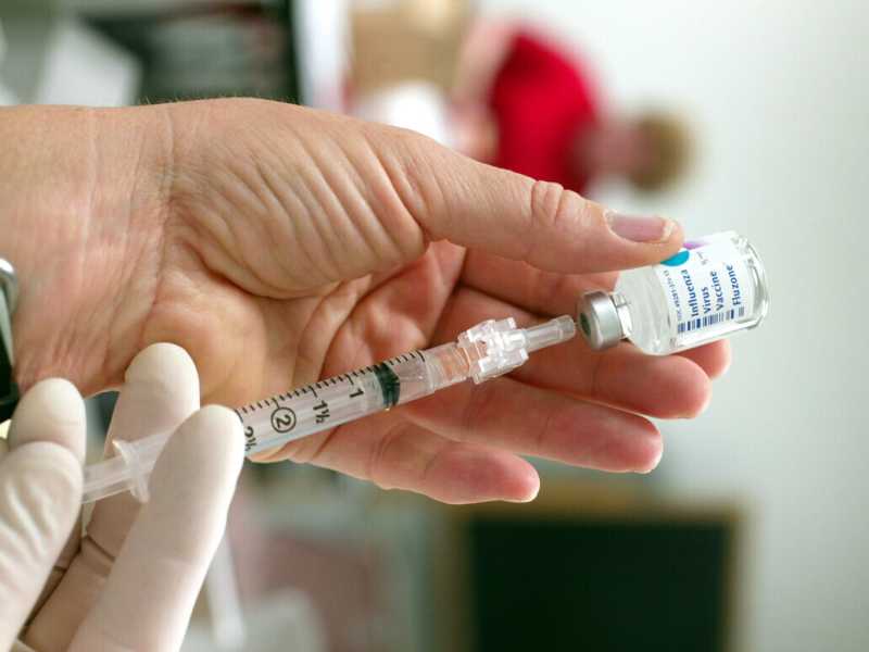 I sospetti No Vax sul vaccino anti Covid