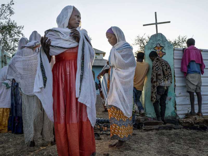 <span style="font-family: Arial, Verdana, sans-serif; font-size: 12px;">Donne in fuga dal conflitto nella regione del Tigrè, in Etiopia (Ap/Nariman El-Mofty) </span>