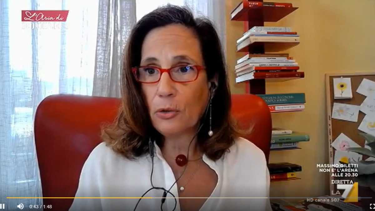Immagine di Ilaria Capua contro il tampone pre-cenone: "A Natale state a casa"